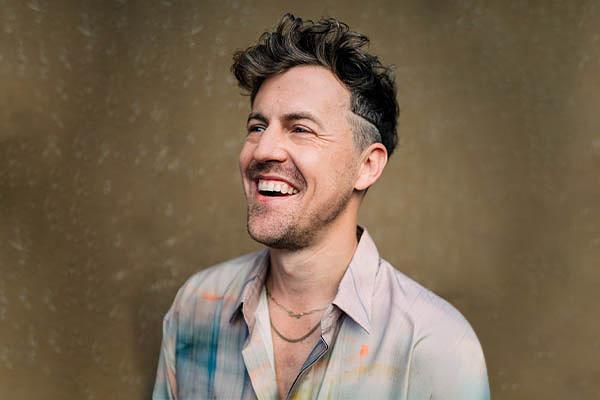 Alex Moffat photo